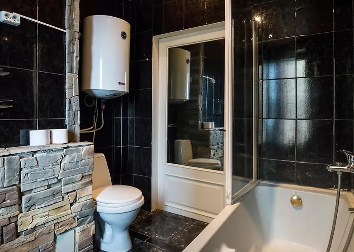 Sunny 1 Bedroom In Centre -late Check Out דירה ריגה