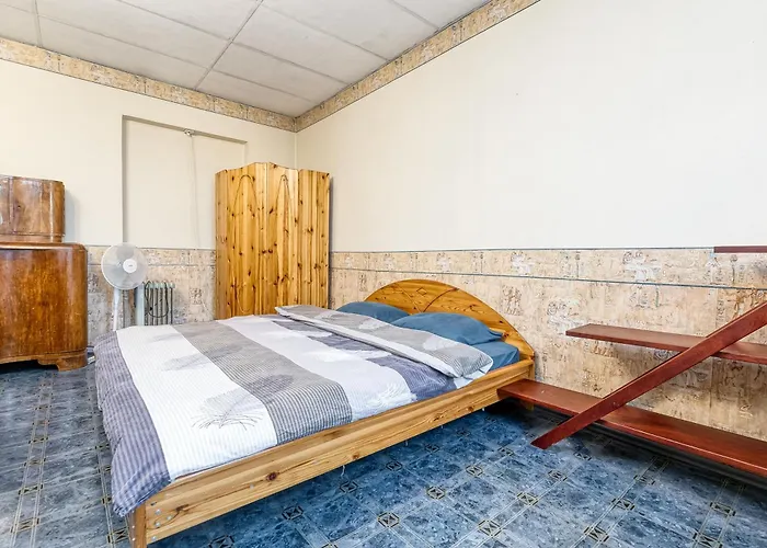 Sunny 1 Bedroom In Centre -late Check Out דירה *