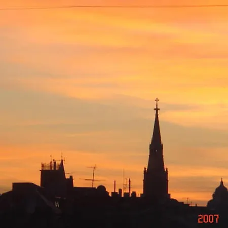 Sunny 1 Bedroom In Centre -late Check Out 公寓