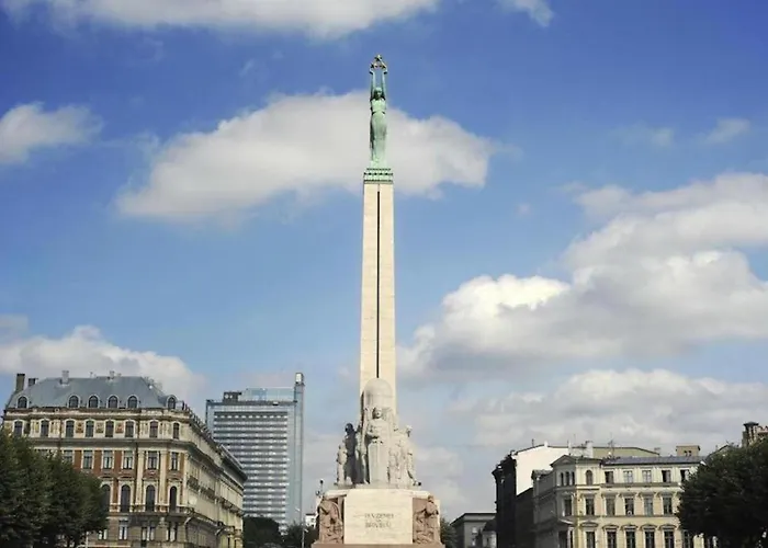 Sunny 1 Bedroom In Centre -late Check Out Apartment