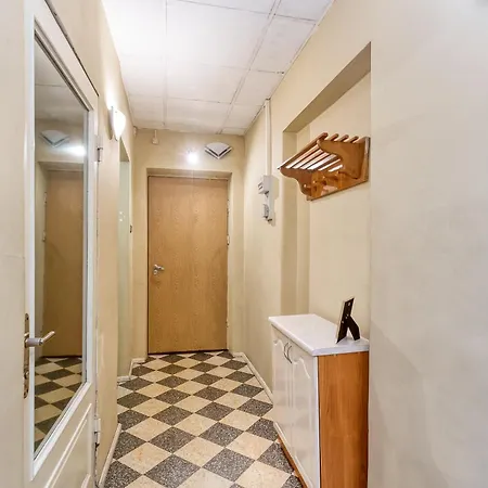 Sunny 1 Bedroom In Centre -late Check Out شقة *