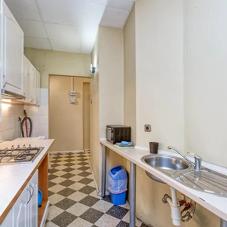 Sunny 1 Bedroom In Centre -late Check Out شقة