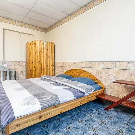 Sunny 1 Bedroom In Centre -late Check Out شقة *