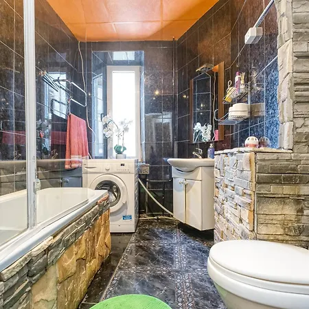 Sunny 1 Bedroom In Centre -late Check Out شقة
