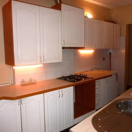 Sunny 1 Bedroom In Centre -late Check Out شقة